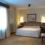 Dorma Casa De Linajes Hotel 3*